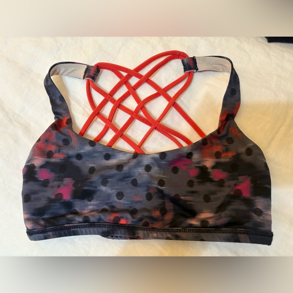 Lululemon free to be wild bra